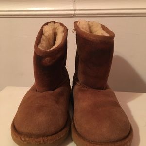 Brown girls uggs
